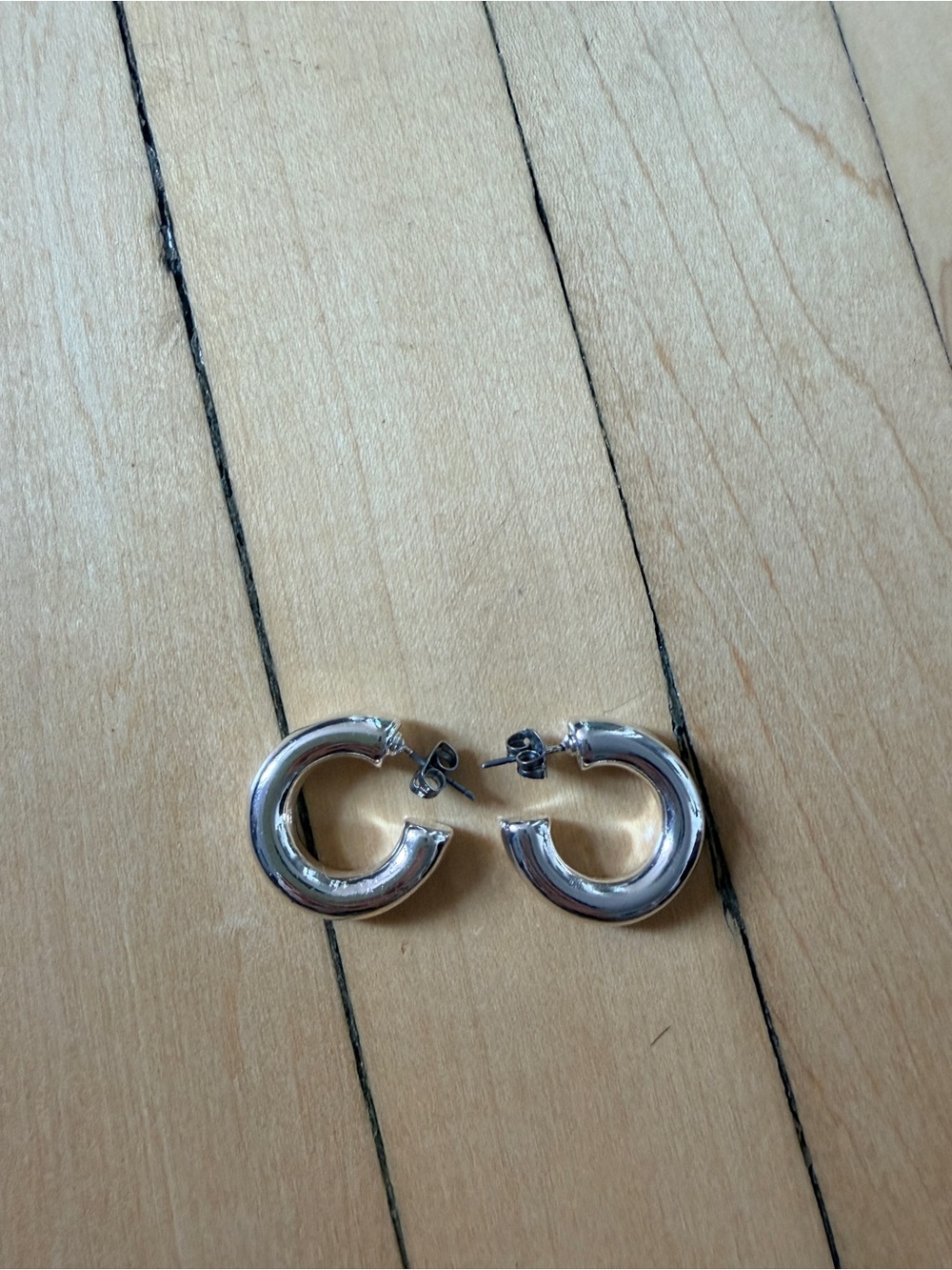 BNWOB Chunky Fashion Hoop Earrings